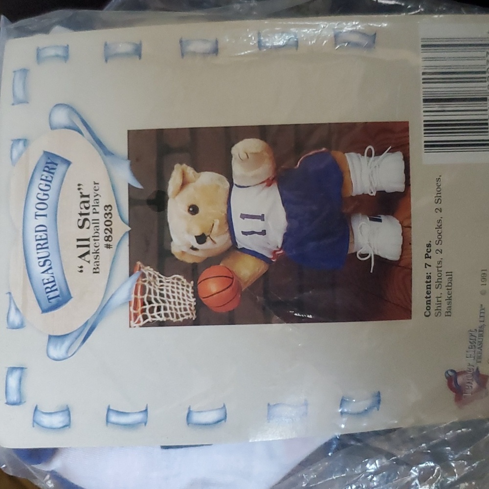 Tender Heart ALL STAR BASKETBALL PLAYER Dress up clothes NWT
